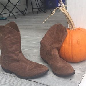 Rampage cow girl boots